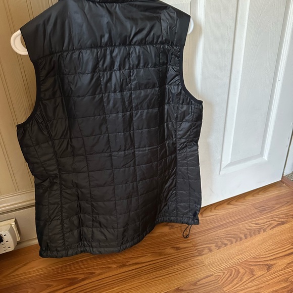 L.L. Bean Women's PrimaLoft Packaway Vest - worn once - Picture 2 of 4